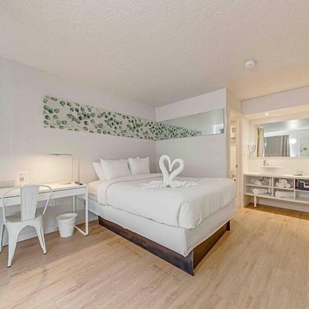 Travel Lodge By Wyndham 10 Min From Disney Kissimmee Eksteriør billede